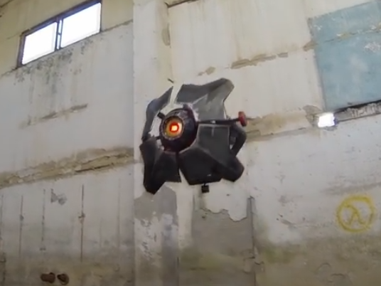 Россиянин собрал летающий дрон из Half-Life