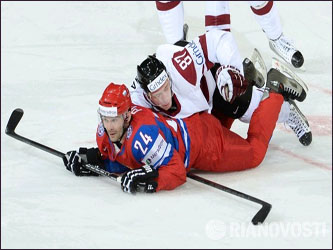 Россия разгромила Латвию в первом матче ЧМ по хоккею